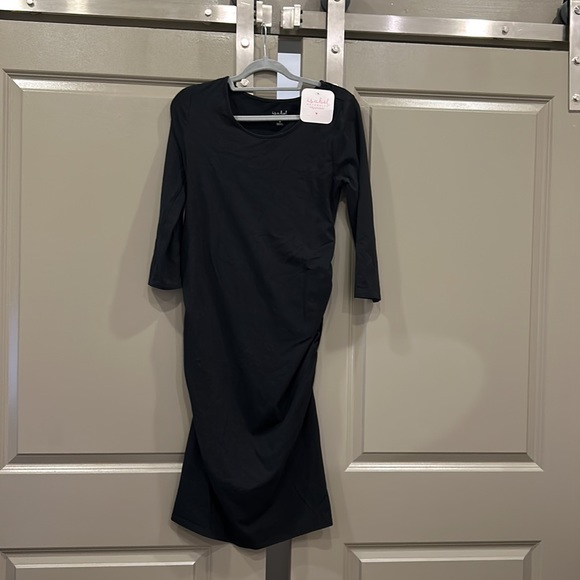 NWT Isabel maternity dress. Medium Ruched detail - Picture 2 of 3